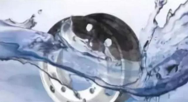 鑄(zhu)造與鍛造的區别(bié)，90%的車友都不知道(dào)